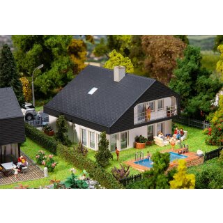 Faller 130642 Wohnhaus mit Plattendach