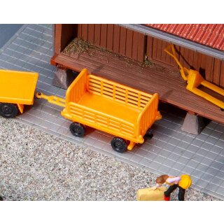 Faller H0 180991 - 2 Bahnsteigwagen, orange  für Gepäck- und Postdienst