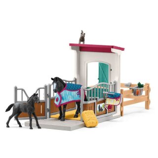 Schleich 42611 - Horse Club - Pferdebox mit Stute und Fohlen